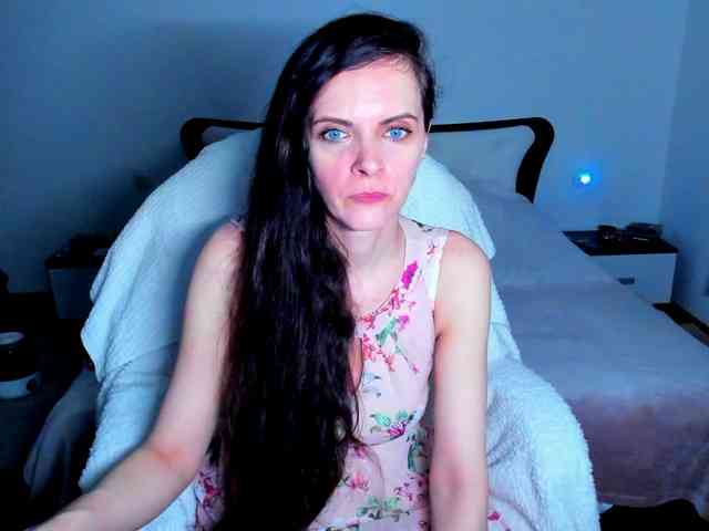SexQueen11 webcam