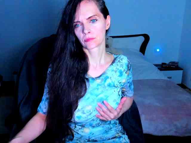 SexQueen11 webcam