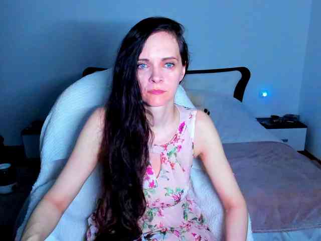SexQueen11 webcam