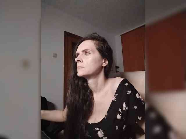 SexQueen11 webcam