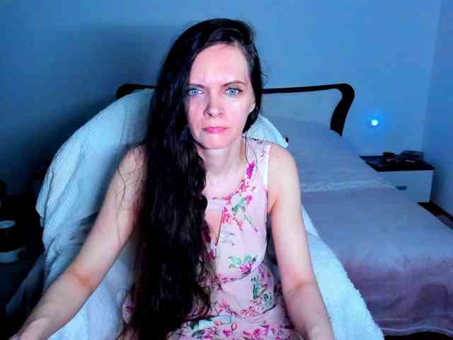 SexQueen11 webcam