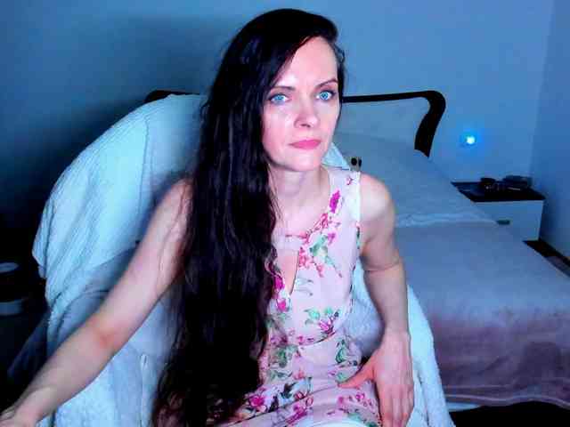 SexQueen11 webcam