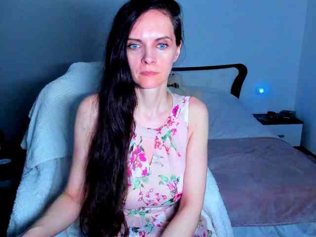 SexQueen11 webcam