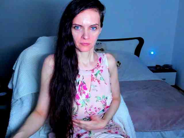 SexQueen11 webcam