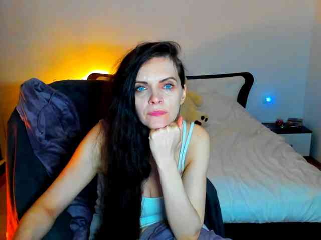 SexQueen11 webcam