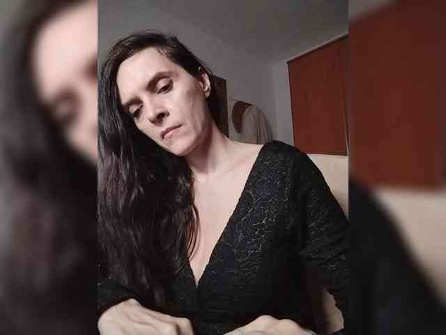 SexQueen11 webcam