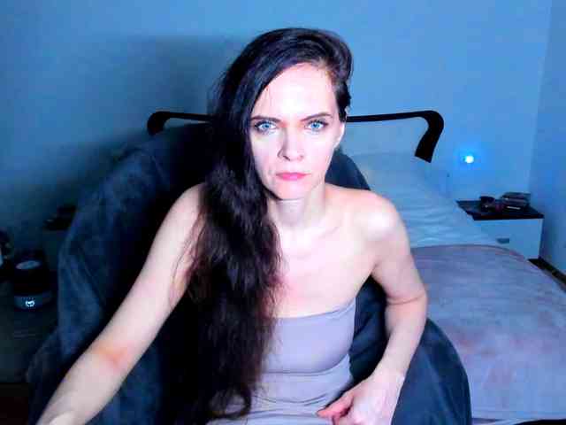 SexQueen11 webcam