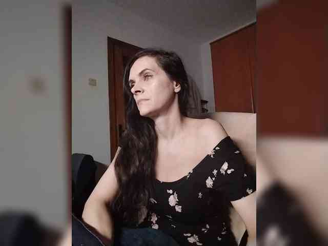 SexQueen11 webcam