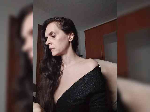 SexQueen11 webcam