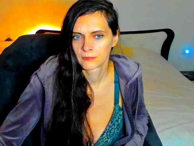 SexQueen11 webcam