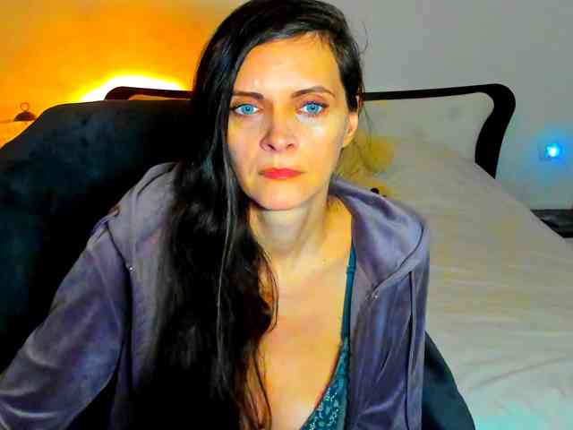 SexQueen11 webcam