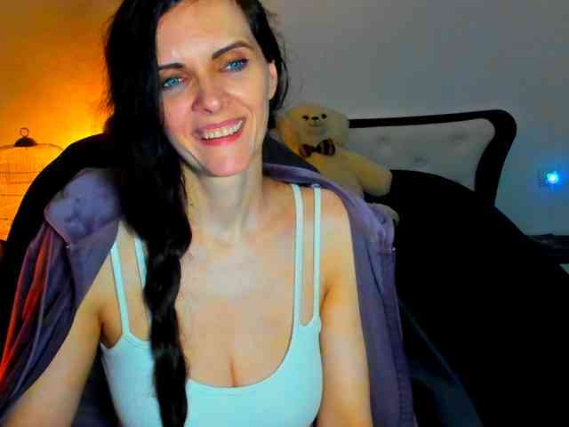 SexQueen11 webcam