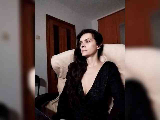 SexQueen11 webcam