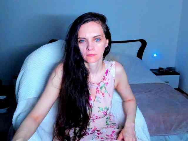 SexQueen11 webcam