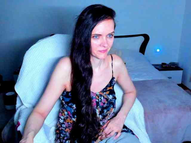SexQueen11 webcam