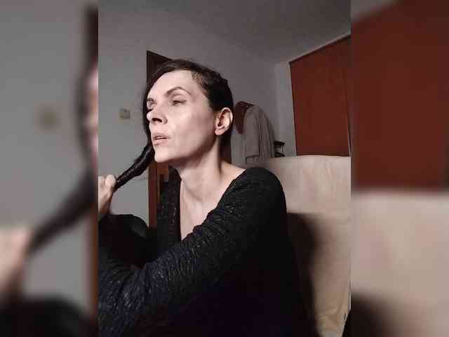SexQueen11 webcam