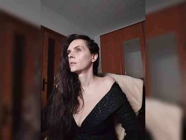 SexQueen11 webcam