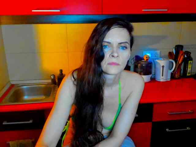 SexQueen11 webcam