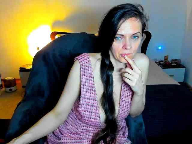 SexQueen11 webcam