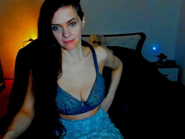 SexQueen11 webcam