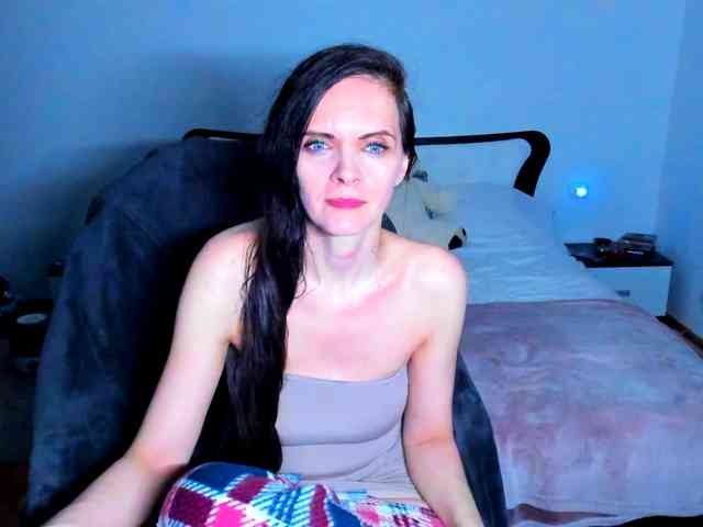 SexQueen11 webcam