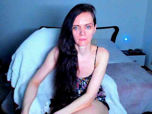 SexQueen11 webcam
