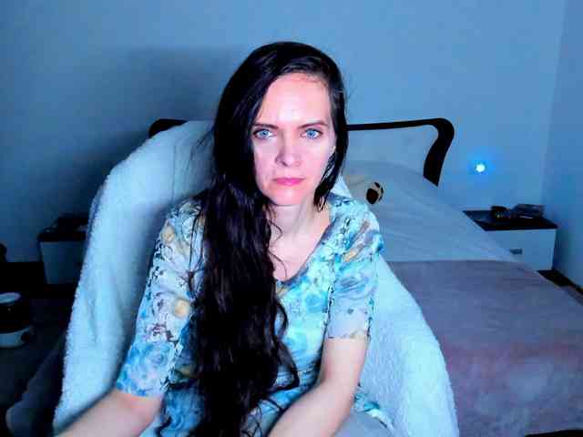 SexQueen11 webcam