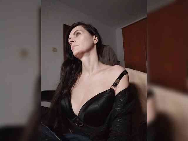 SexQueen11 webcam