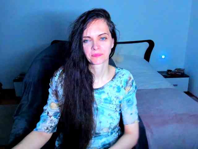 SexQueen11 webcam