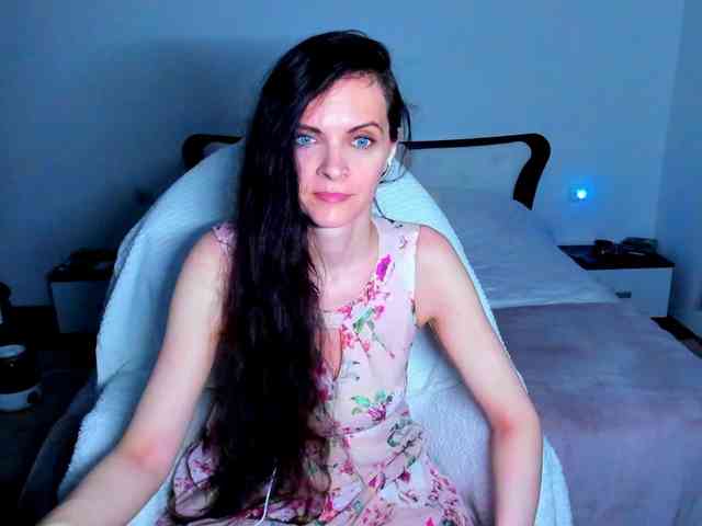 SexQueen11 webcam