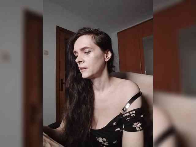 SexQueen11 webcam