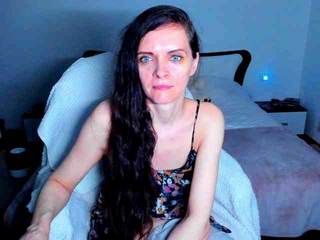 SexQueen11 webcam