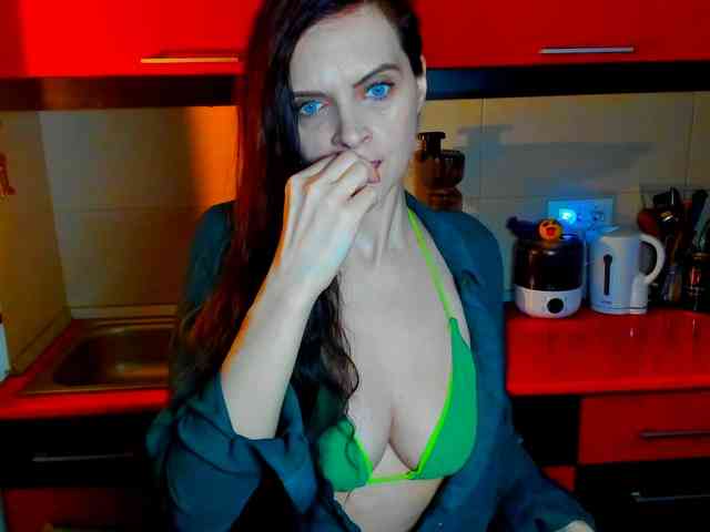SexQueen11 webcam