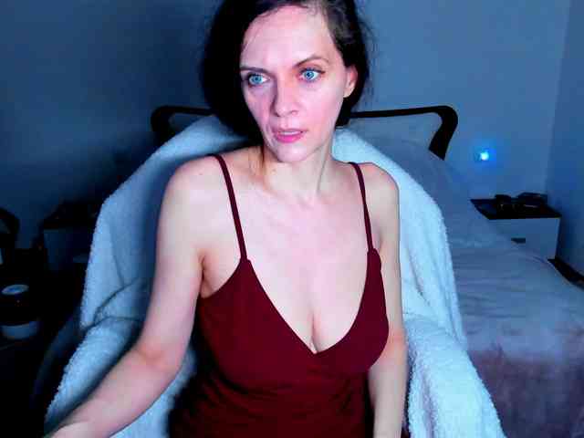SexQueen11 webcam