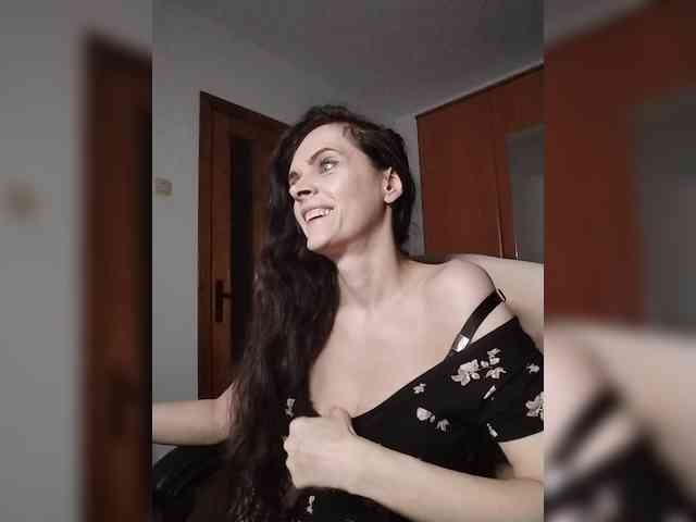 SexQueen11 webcam