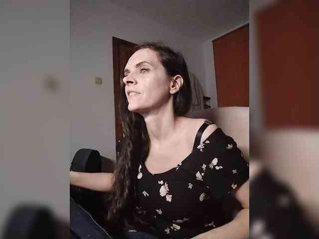 SexQueen11 webcam