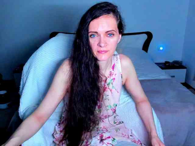 SexQueen11 webcam