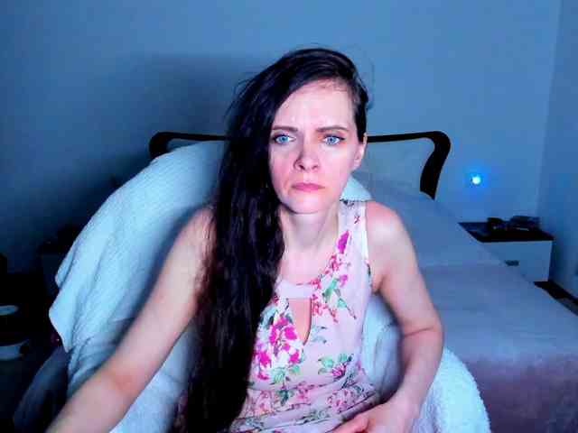 SexQueen11 webcam