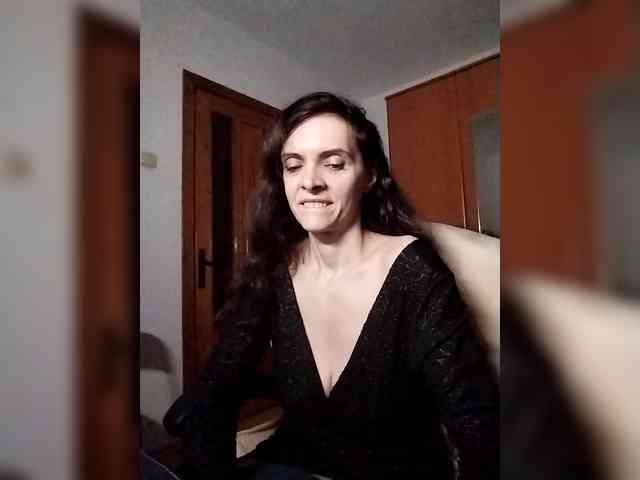 SexQueen11 webcam