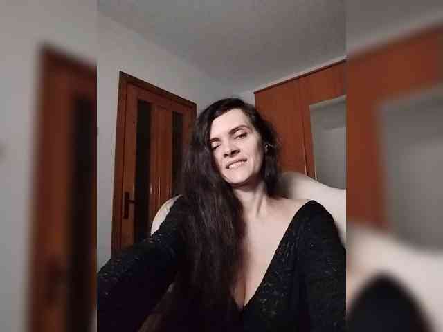 SexQueen11 webcam
