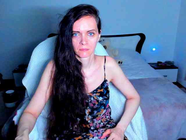 SexQueen11 webcam