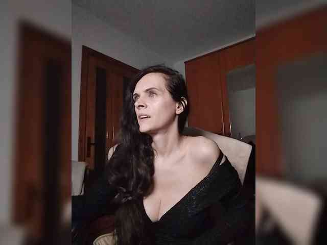 SexQueen11 webcam