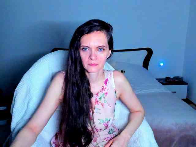 SexQueen11 webcam