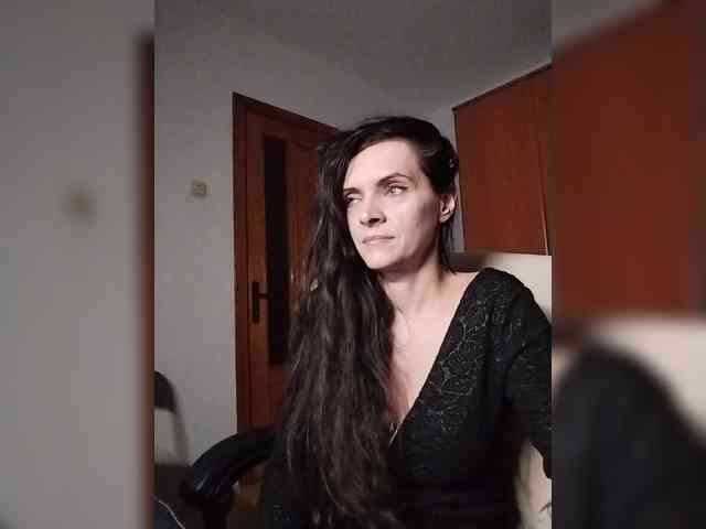 SexQueen11 webcam