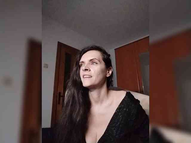 SexQueen11 webcam