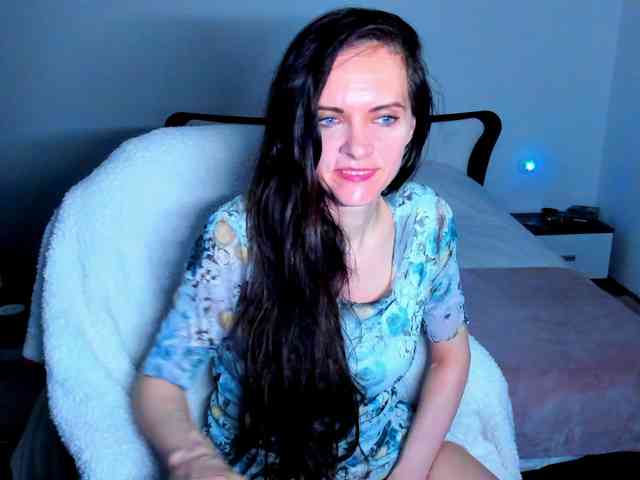SexQueen11 webcam