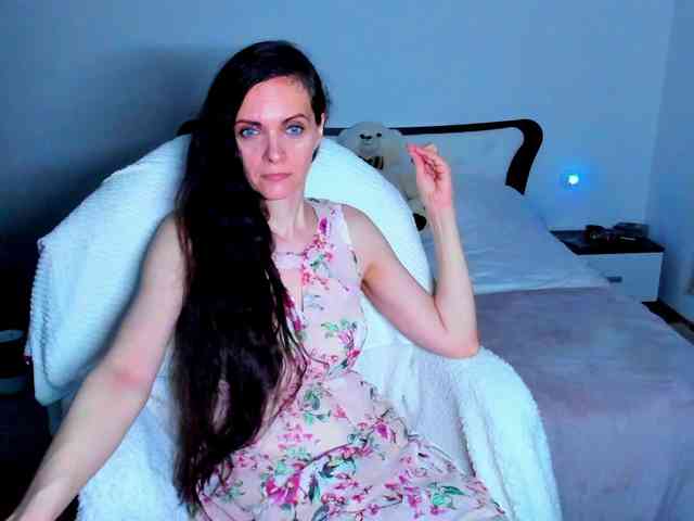 SexQueen11 webcam