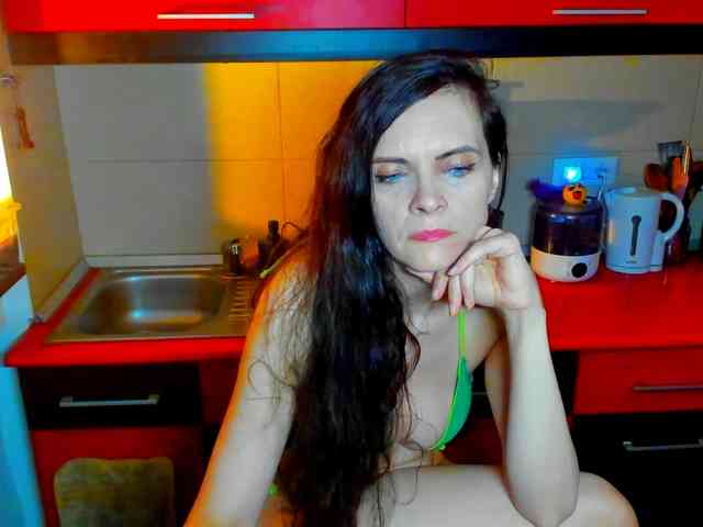 SexQueen11 webcam