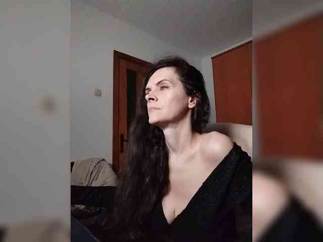SexQueen11 webcam