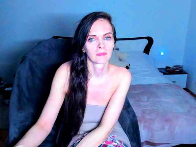 SexQueen11 webcam